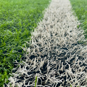Pasto sintético Tipo deportivo Color blanco Línea para demarcación Qgrass