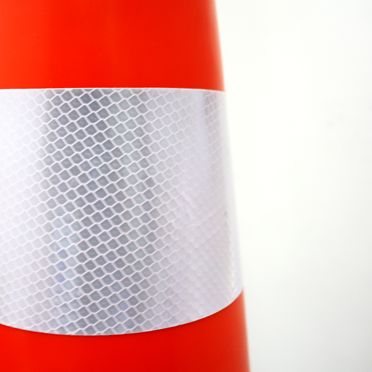 Cono de tráfico 70cm (28") con 2 cintas con base de caucho - Imagen 5