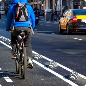 Canalizador ciclovía