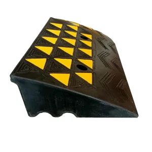 Rampa de goma 60x30cmx10cm color negro/amarillo